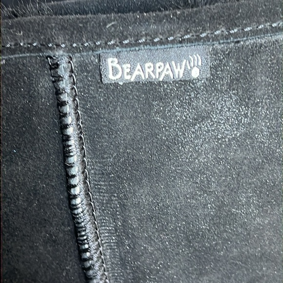 BEARPAW EMMA WOMENS SUEDE BOOTS IN SZ 8… GENTLY WORN…CUTE…RETAILS FOR $70. - Picture 2 of 7